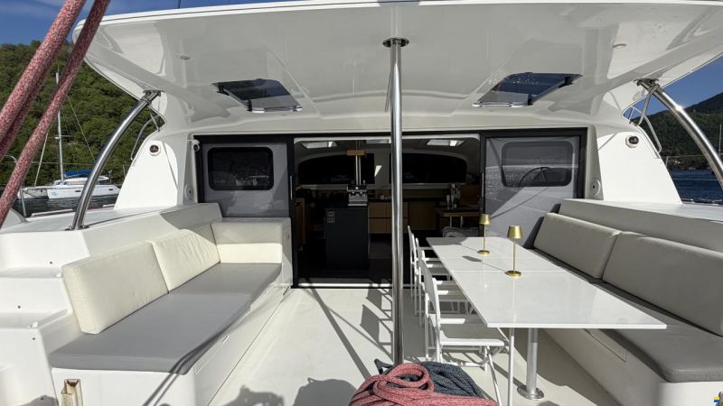 ICE CAT 61 Full Carbon