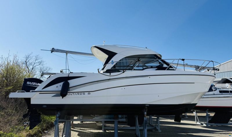 Beneteau Antares 8 OB