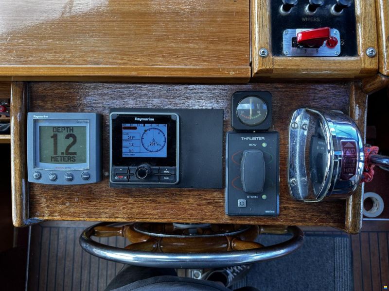 Nauticat 33