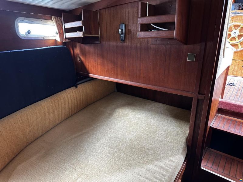 Nauticat 33