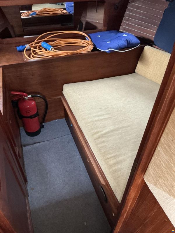 Nauticat 33