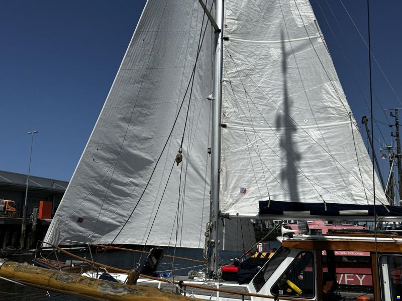 Nauticat 33