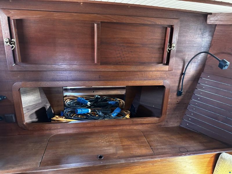 Nauticat 33