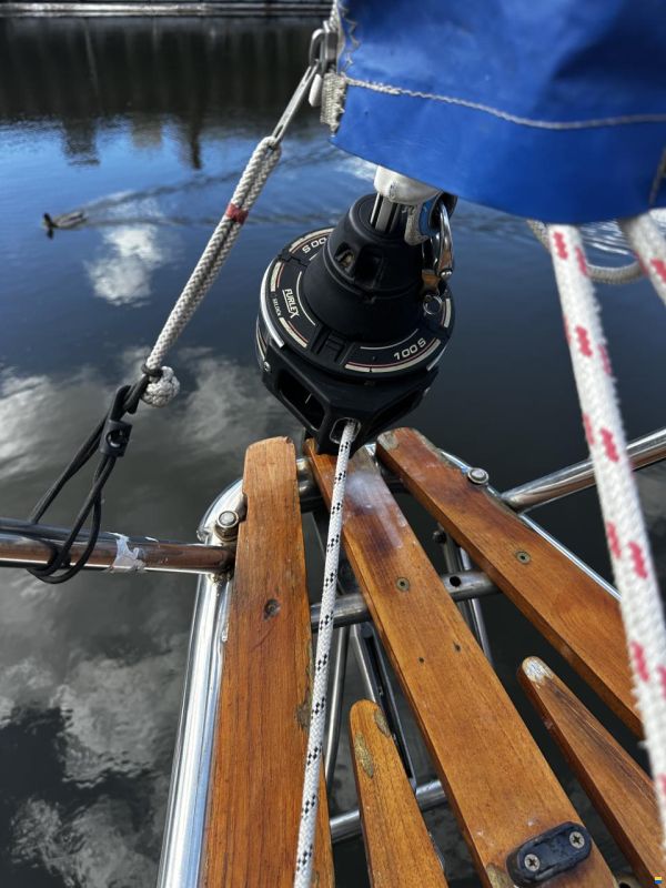 Nauticat 33