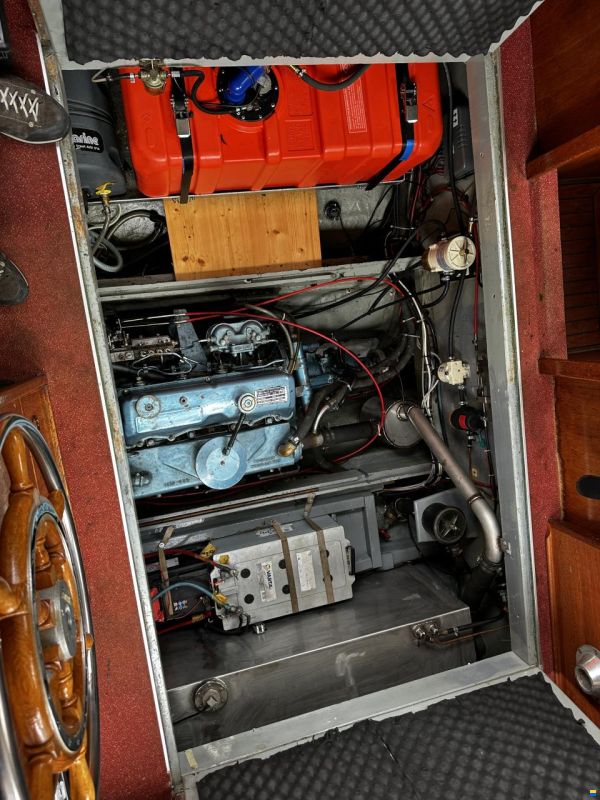 Nauticat 33