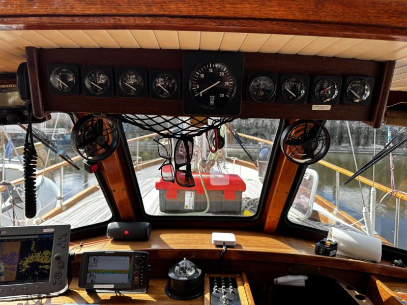 Nauticat 33