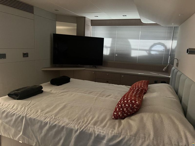 Sunseeker Manhattan 52