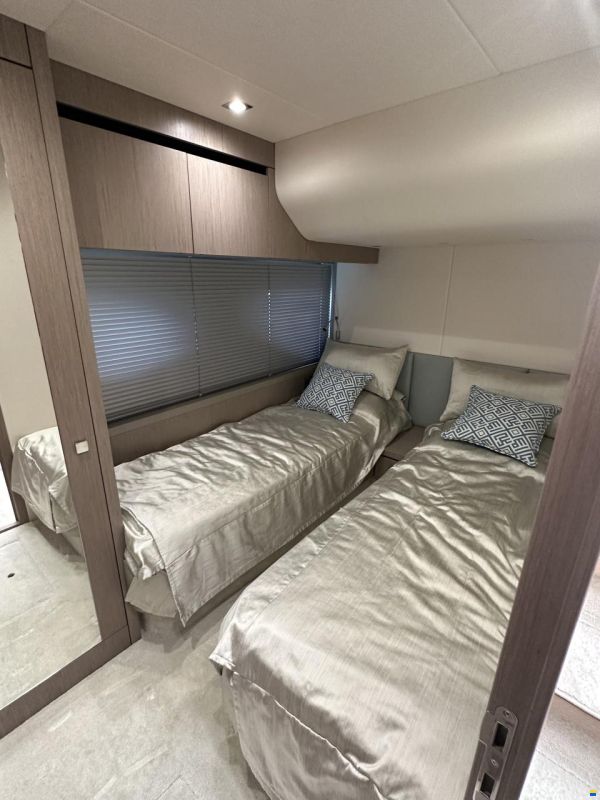 Sunseeker Manhattan 52