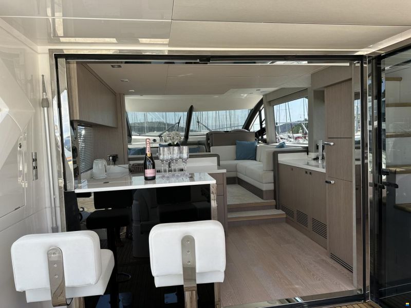 Sunseeker Manhattan 52