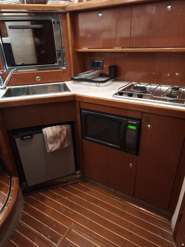 Sealine F 37