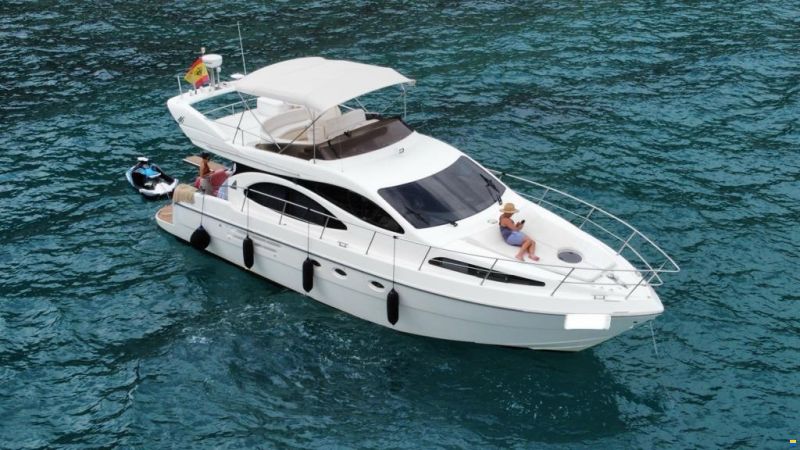 Azimut 46