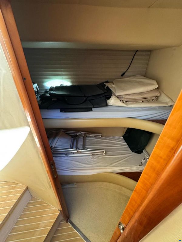 Azimut 46