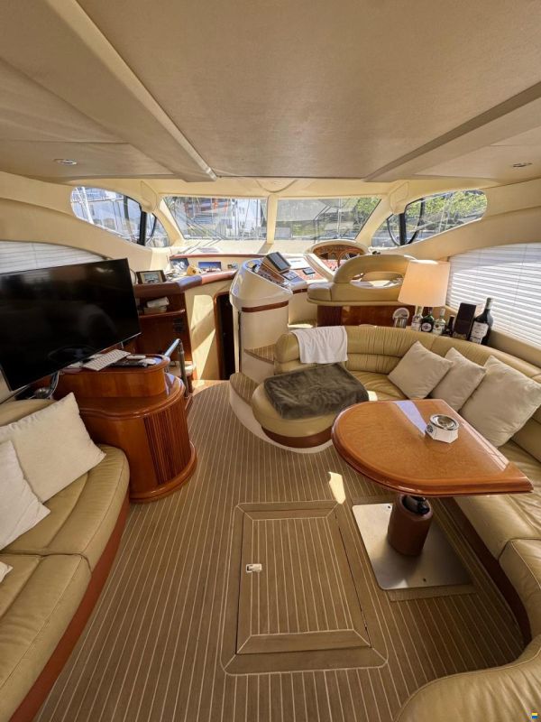 Azimut 46