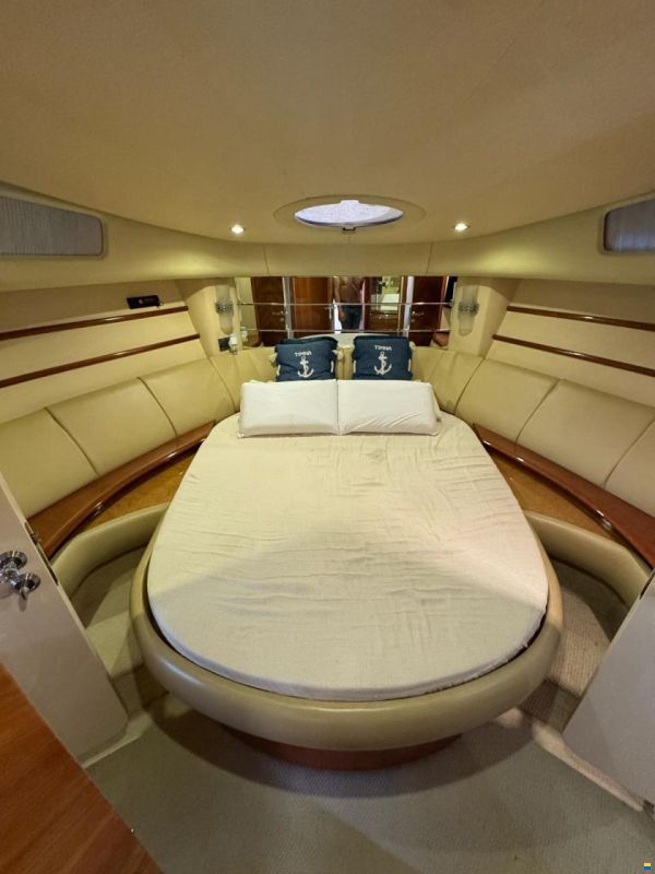 Azimut 46