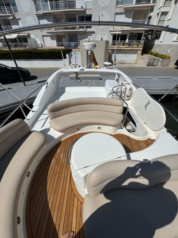 Azimut 46