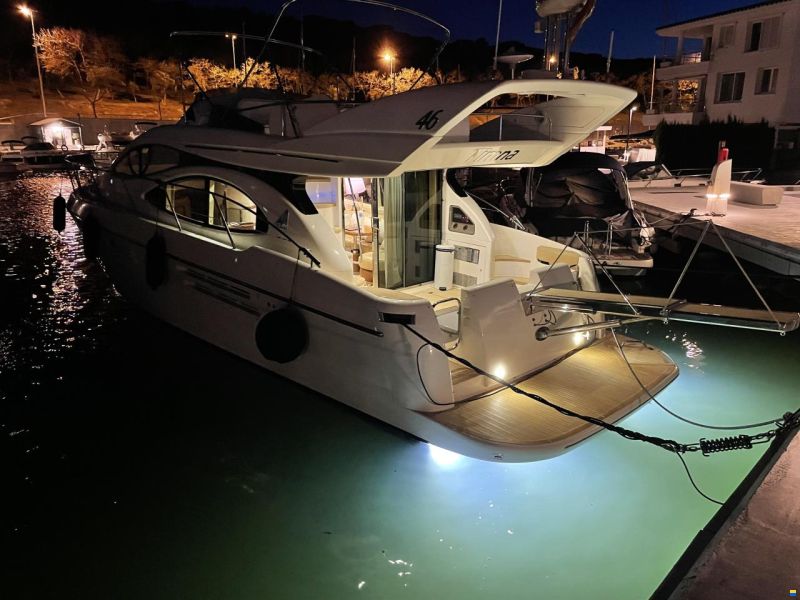 Azimut 46