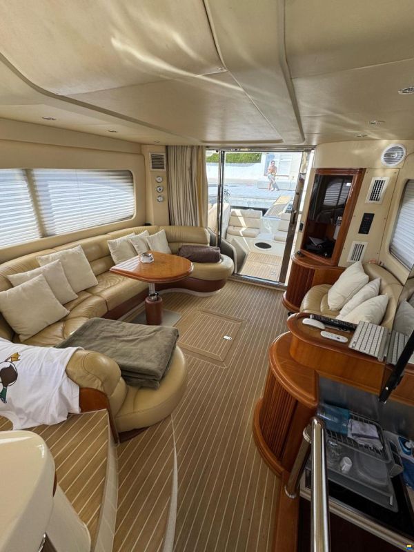 Azimut 46