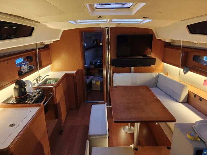 Beneteau Oceanis 43