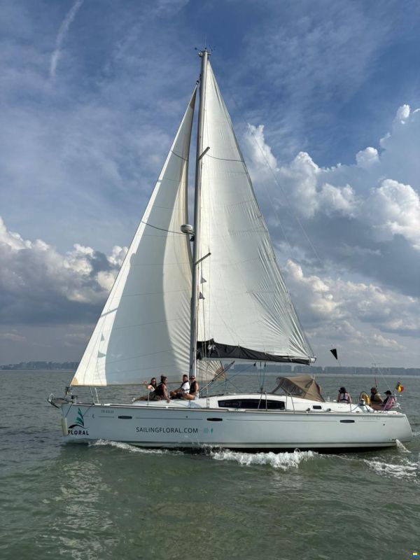 Beneteau Oceanis 43