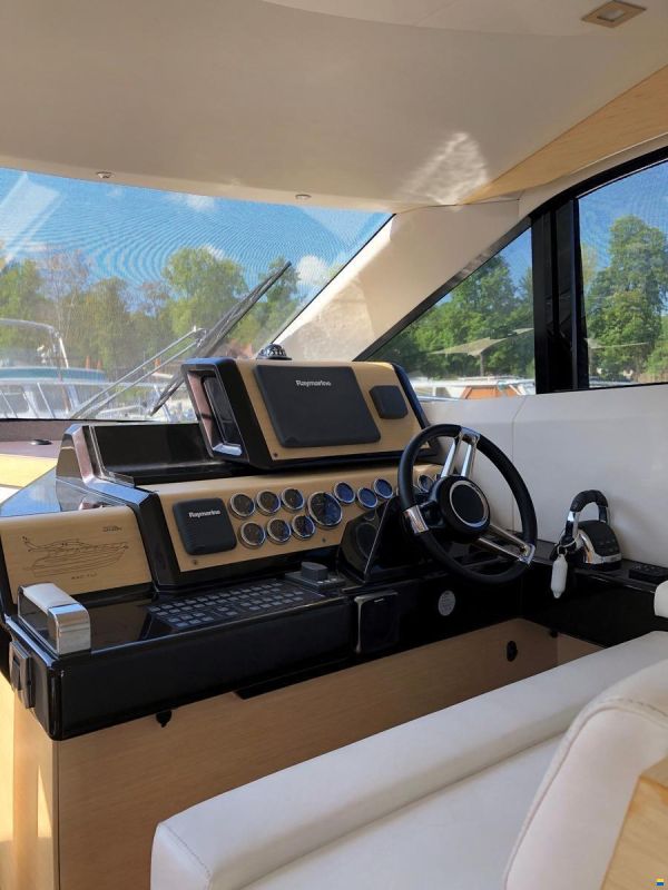 Galeon 420 Fly