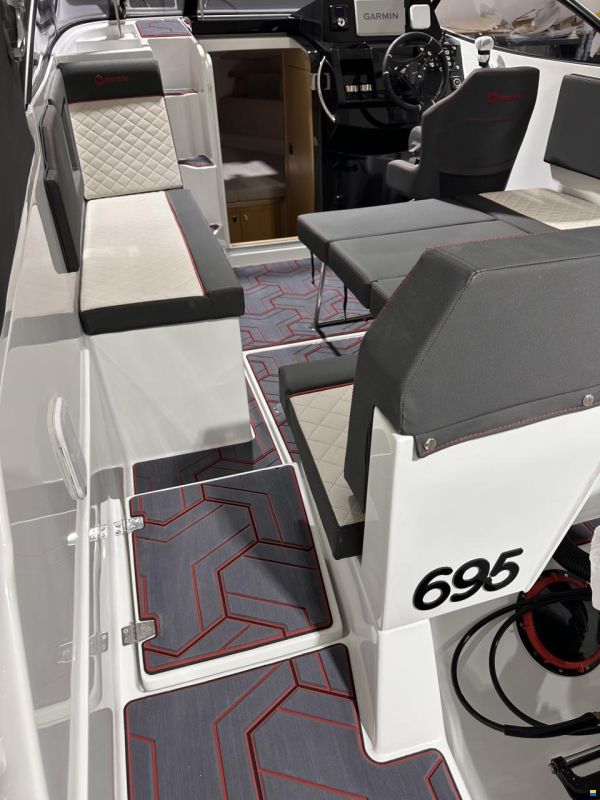 Massiv Boats Cabin 695