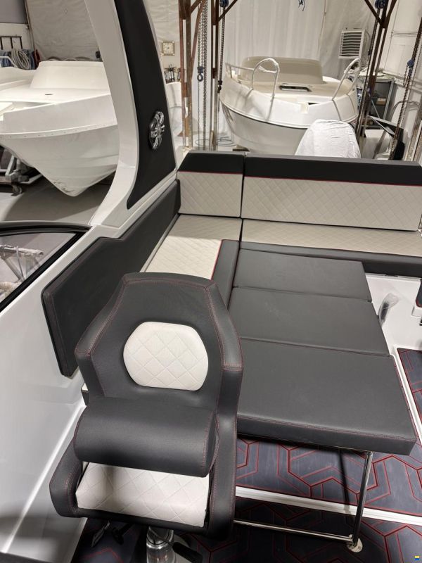 Massiv Boats Cabin 695