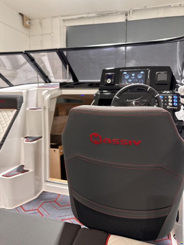 Massiv Boats Cabin 695