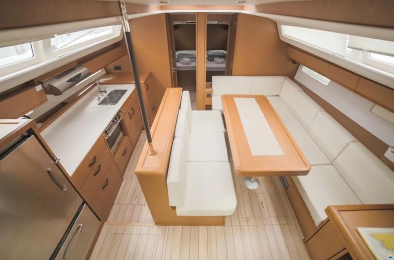 Jeanneau 54