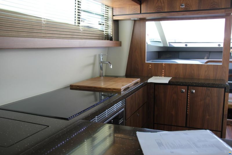 Fairline Squadron 58