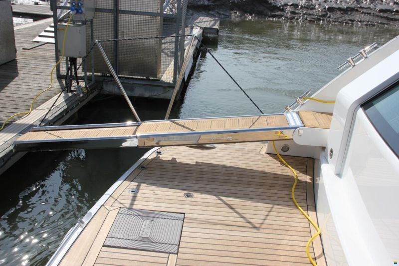 Fairline Squadron 58
