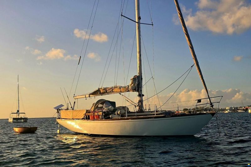 Camper & Nicholsons 36