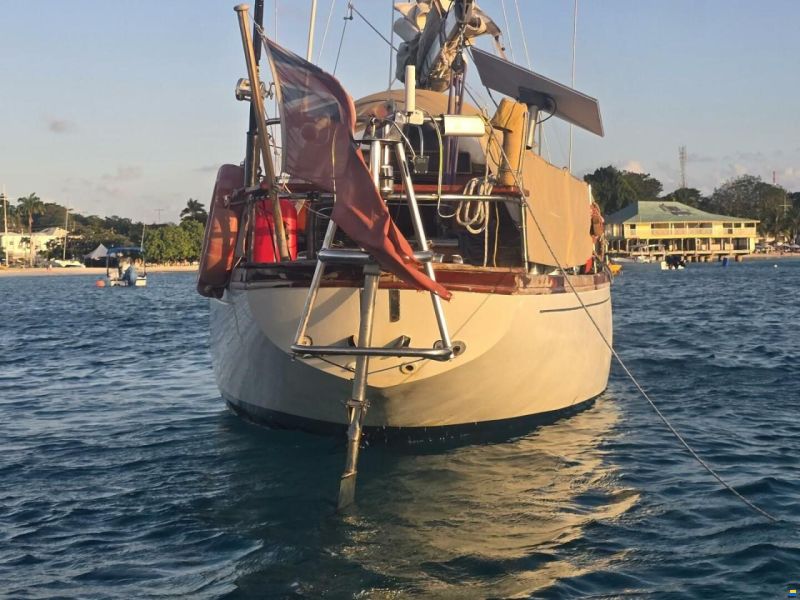 Camper & Nicholsons 36