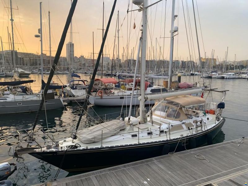 Hylas 49