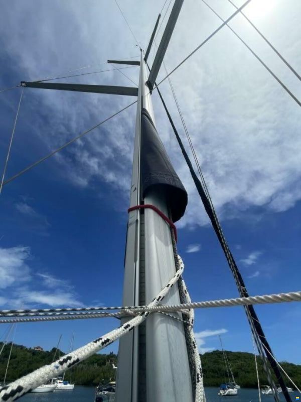 Hunter Marine 44 Aft Cockpit