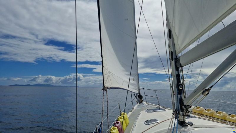 Hunter Marine 44 Aft Cockpit