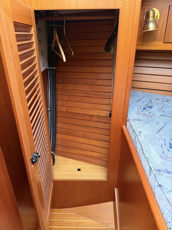Hallberg-Rassy 34