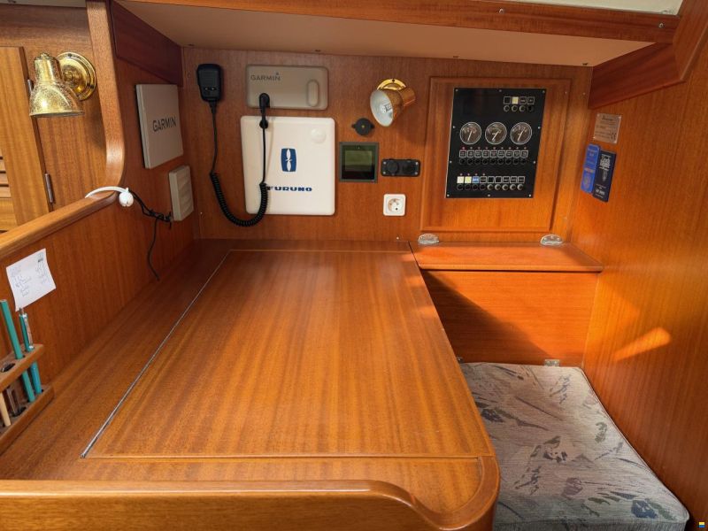 Hallberg-Rassy 34