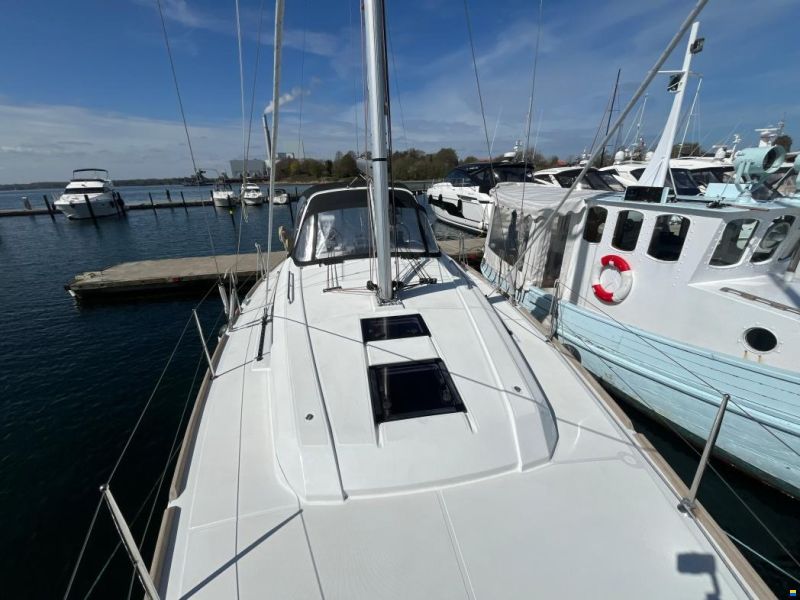 Beneteau Oceanis 38