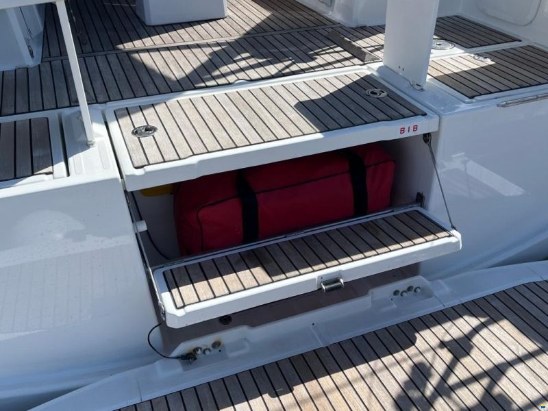Beneteau Oceanis 38
