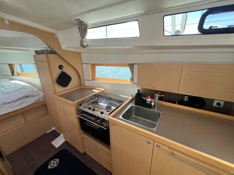 Beneteau Oceanis 38