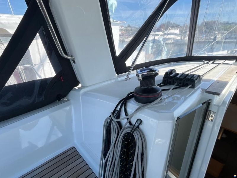 Beneteau Oceanis 38