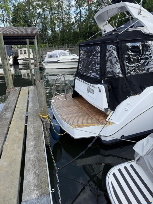 Galeon 300 Fly