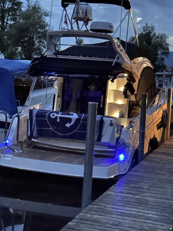 Galeon 300 Fly