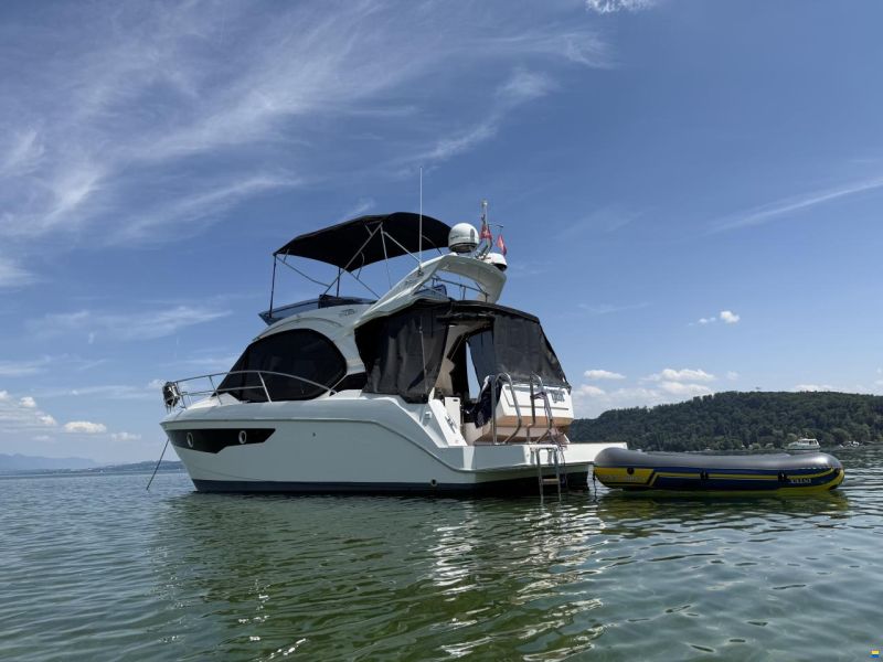 Galeon 300 Fly