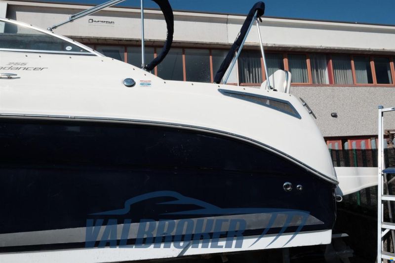 Sea Ray 255 DA Sundancer