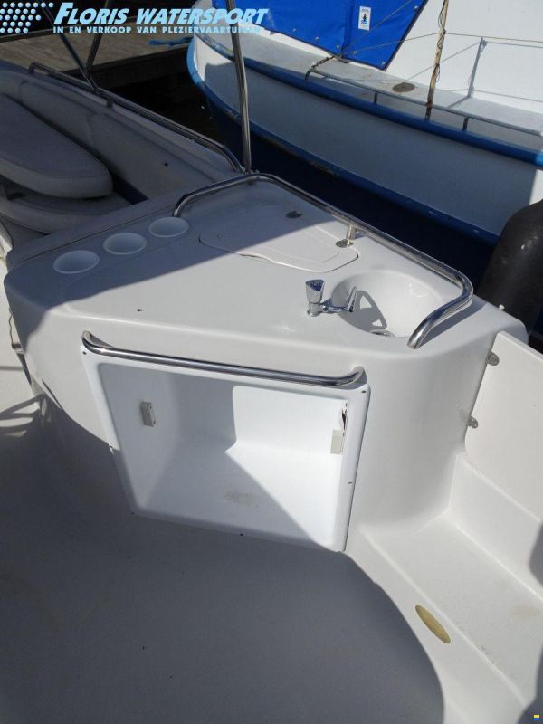 Crownline 238 DB