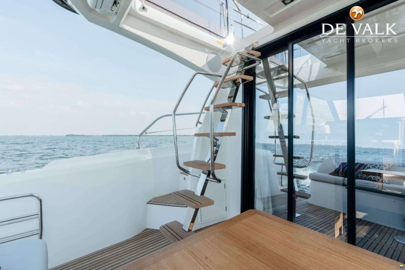 Prestige 420 Flybridge