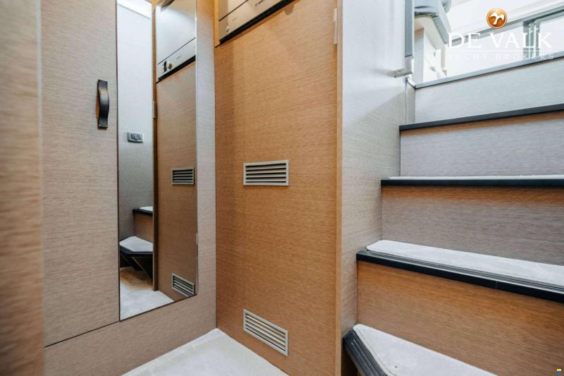 Prestige 420 Flybridge