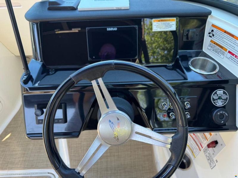 Sea Ray 210 SPX