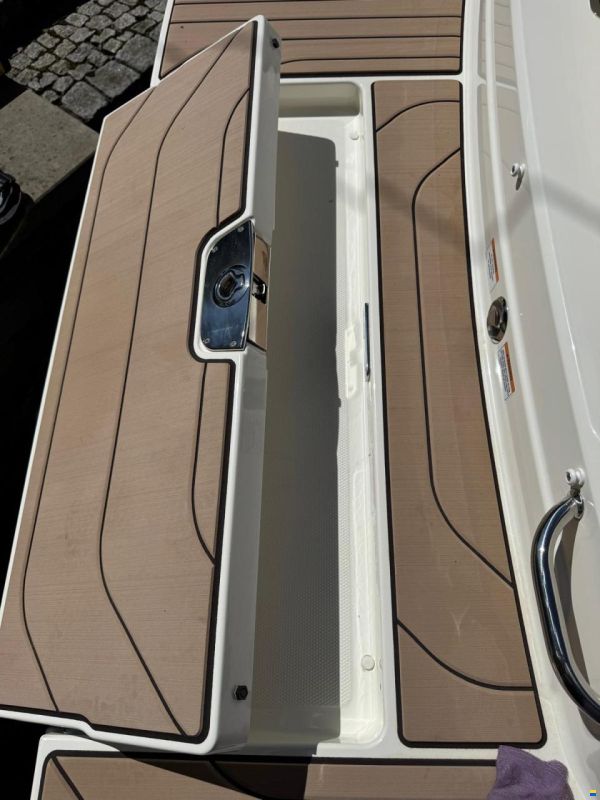 Sea Ray 210 SPX